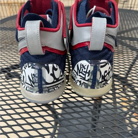 Lebron 17 Remix size 11